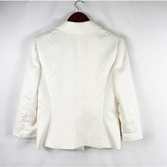Elegant White Women's Blazer - Picture 3 of 3